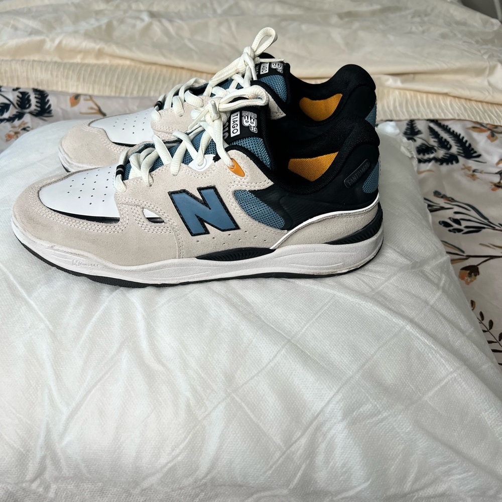 New Balance Men’s Hommes Sneakers Size 9 1/2